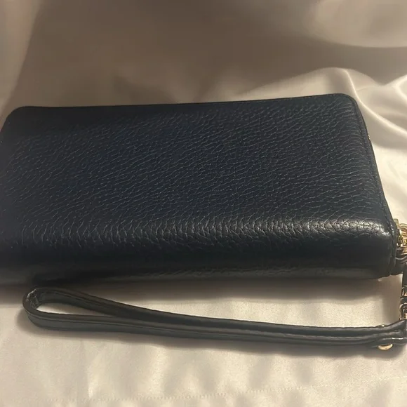 Michael Kors Wristlet wallet - Picture 3 of 6
